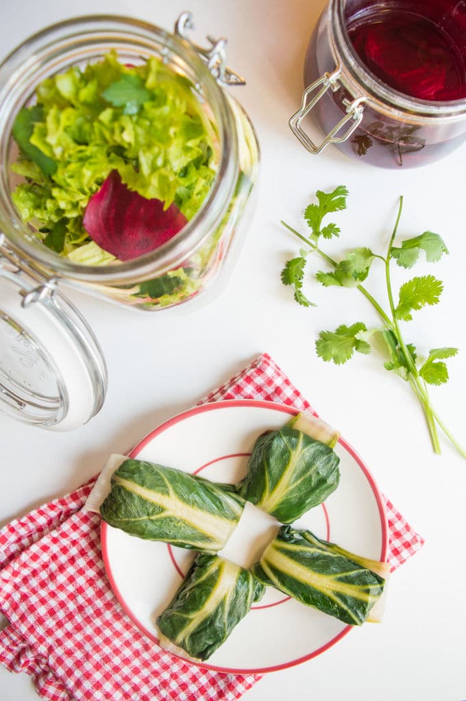 Salad in a Jar with Stuffed Chard + Quick Pickled Beets / mygutfeeling.eu #vegan