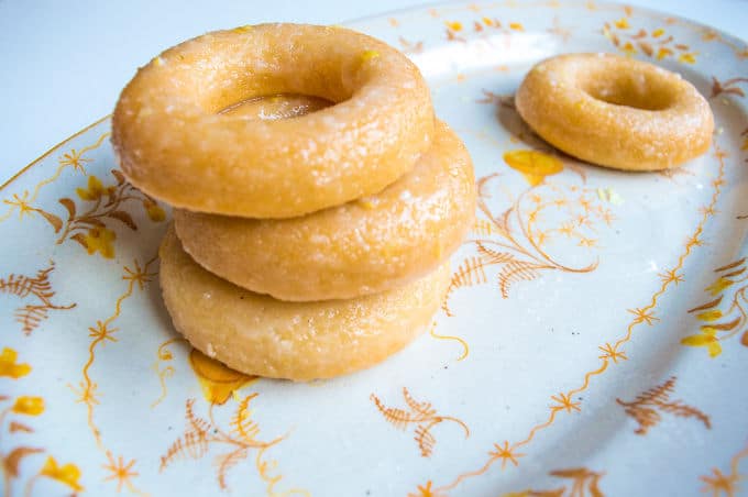 Greek Yogurt and Lemon Baked Donuts #glutenfree #lowlactose